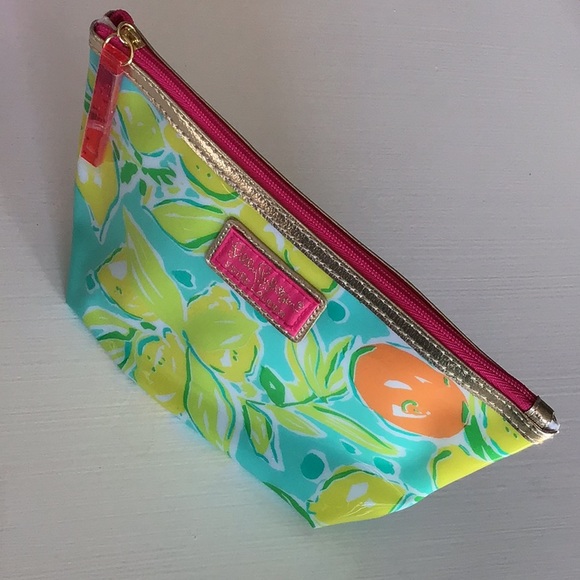 NEW!  Lilly Pulitzer Makeup Bag! - Picture 3 of 6